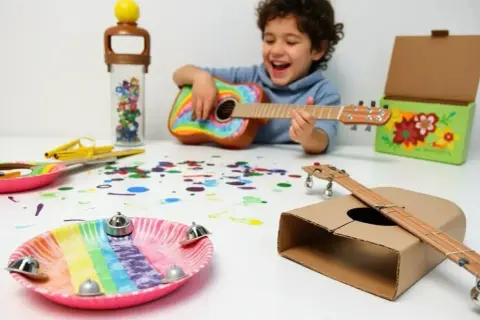 Gitara z butelki DIY: prosty poradnik krok po kroku dla dzieci