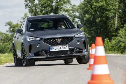 Ranking opon całorocznych 235/45 R18 - najlepsze modele i oceny
