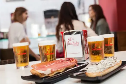 Indalo Tapas Ensanche: ¿Vale la pena su sistema de tapa con bebida?