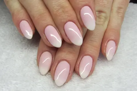 Jak zrobić manicure hybrydowy ombre - proste kroki i błędy do uniknięcia