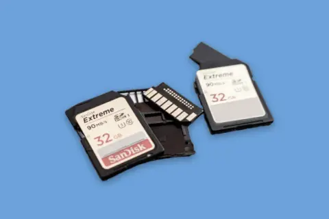 Uszkodzone karty SD SanDisk Extreme 32 GB. Sytuacja, gdy potrzebne jest odzyskiwanie danych z karty SD.