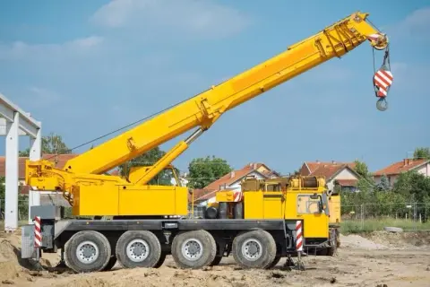 Ile kosztuje wynajem dźwigu? Sprawdź ceny i ukryte koszty