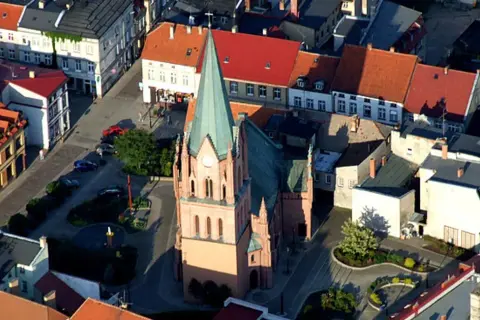 Gdzie leży Połczyn-Zdrój? Odkryj jego ukryte położenie w Polsce