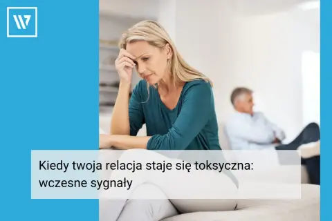 Zmartwiona kobieta siedzi z ręką na czole, podczas gdy mężczyzna siedzi odwrócony tyłem. To sygnały, że relacja może być toksyczna, a czerwone flagi powinny zostać zauważone.