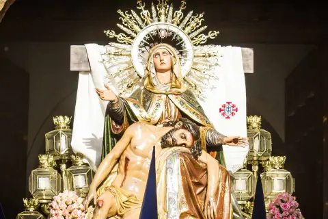 Virgen con Cristo muerto en brazos, parte de la procesión de los gitanos Zaragoza.