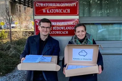 Czy szkoła językowa jest placówką oświatową? Sprawdź prawdę o statusie!