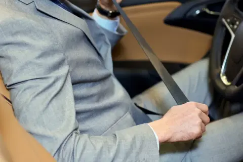 Jak obniżyć pasy bezpieczeństwa, aby zwiększyć komfort jazdy