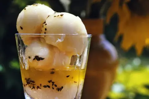 Oliwa cytrynowa do czego? Odkryj pyszne sposoby na wykorzystanie w kuchni