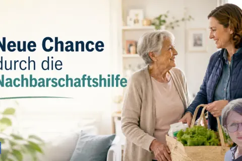 Zwei Frauen lächeln sich an, eine ältere Dame erhält Einkaufshilfe. Neue Chance durch Nachbarschaftshilfe, die den entlastungsbetrag nutzt.