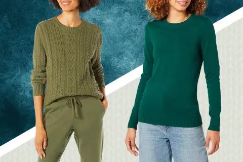 Due maglioni verdi, uno a trecce con pantaloni sportivi, l'altro liscio con jeans. Un perfetto abbinamento maglione verde per ogni occasione.