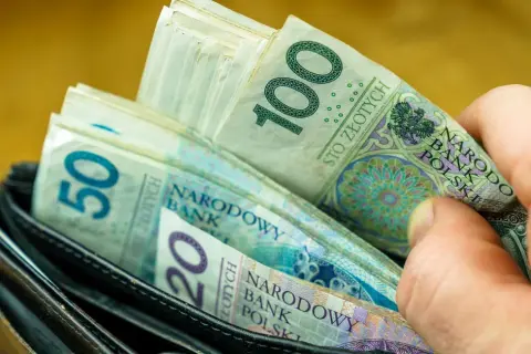 Czy sklejony banknot jest ważny? Oto, co musisz wiedzieć o jego wartości