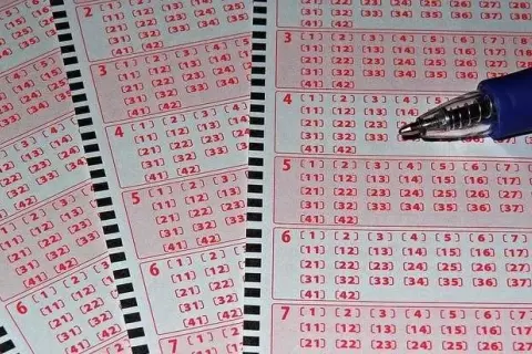 Lotto ile za 4 liczby trafione - zaskakujące wygrane i różnice w nagrodach