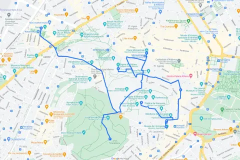 Une balade à Athènes : de la Place Monastiraki à l'Acropole, en passant par le Musée Benaki. Que faire à Athènes ? Explorez l'histoire et la culture !