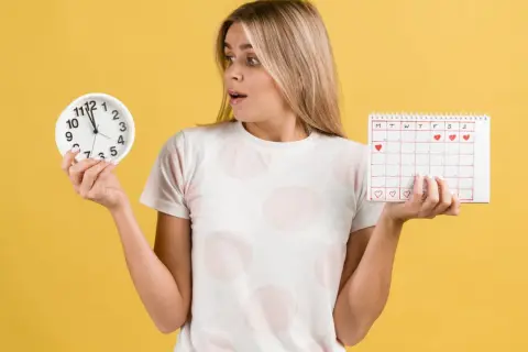 Kiedy wraca okres po porodzie? Sprawdź, co wpływa na jego powrót i objawy