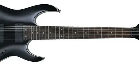 Jak brzmi gitara elektryczna bez wzmacniacza? Ciekawe różnice brzmienia