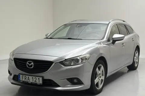 Silver Mazda 6 kombi, registreringsskylt FRA 121. Kanske ett Mazda 6 2.2 diesel problem?