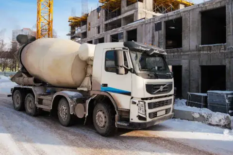 Jak działa betoniarka gruszka? Sekret świeżego betonu na budowie