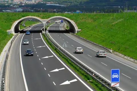 Kiedy otworzą autostradę Brno-Wiedeń? Aktualne postępy i korzyści dla podróżnych