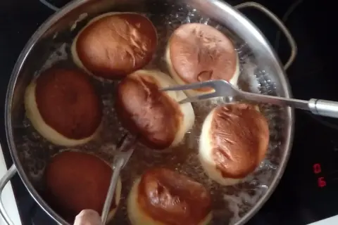Pączki chłoną tłuszcz? Odkryj błędy i smaż idealne!