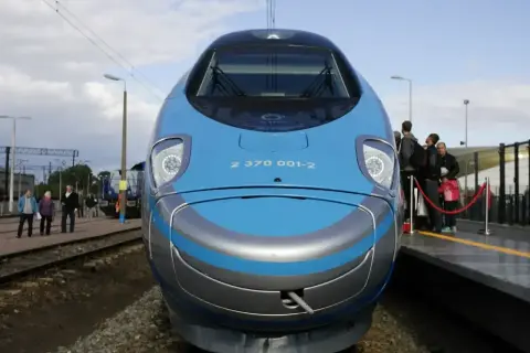Pendolino Kraków-Gdańsk: poznaj cenę podróży tym nowoczesnym pociągiem.