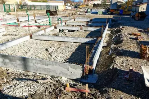 Ile kosztuje fundament pod dom? Poznaj zaskakujące ceny i czynniki wpływające na koszty