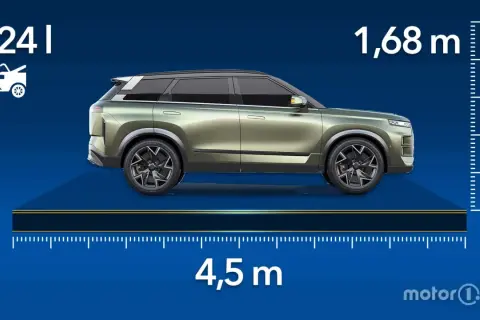 Il Jaecoo 7, con una lunghezza di 4,5 m e un'altezza di 1,68 m, si presenta come un SUV compatto.