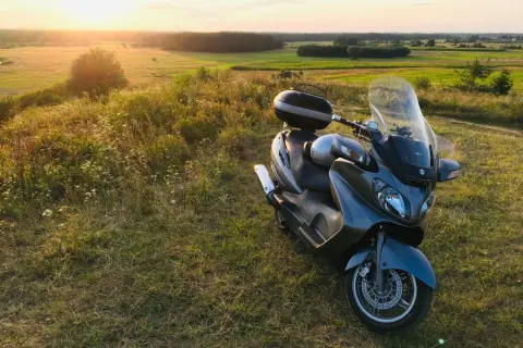Mazowsze motocyklem: 7+ tras, które obalą mit nudy!