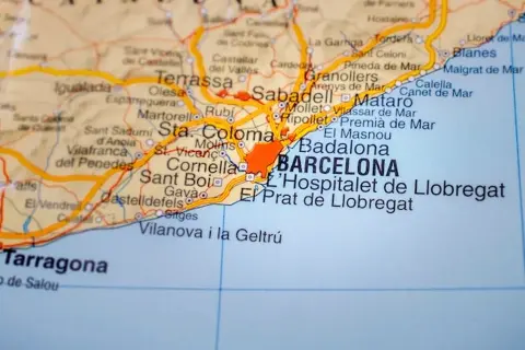 Gdzie jest Barcelona w jakim kraju? Odkryj jej wyjątkowe położenie