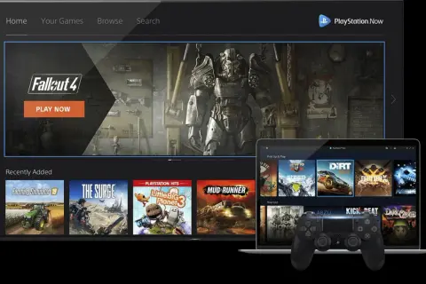 Ekran telewizora z grą Fallout 4 i laptop z grami PlayStation Now, obok kontroler.