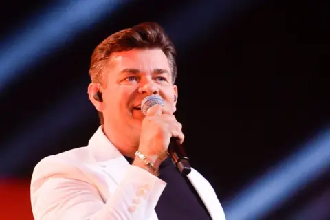 Ile kosztuje koncert Zenka Martyniuka na weselu? Sprawdź ceny i ukryte koszty