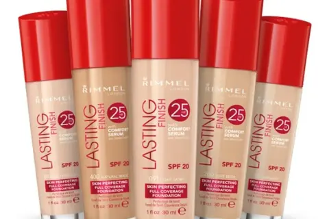 Rimmel lasting finish 100 czy 103 - który odcień lepiej pasuje do cery?