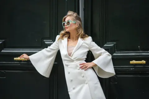 W czym do ślubu cywilnego po 40.? Elegancja i styl