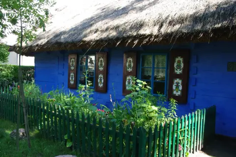 Skansen w Łowiczu: Odkryj fascynującą historię i atrakcje regionu