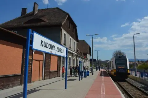 Jak dojechać pociągiem do Kudowy Zdrój - najłatwiejsze trasy i wskazówki