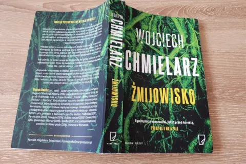 Żmijowisko recenzja książki: Czy ten thriller jest dla Ciebie?