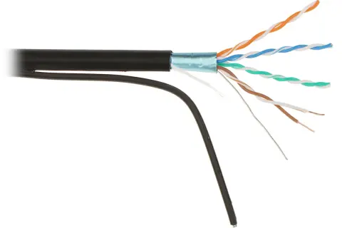 Kabel sieciowy u/ftp z odsłoniętymi, skręconymi parami przewodów w kolorach pomarańczowym, niebieskim, zielonym i brązowym.