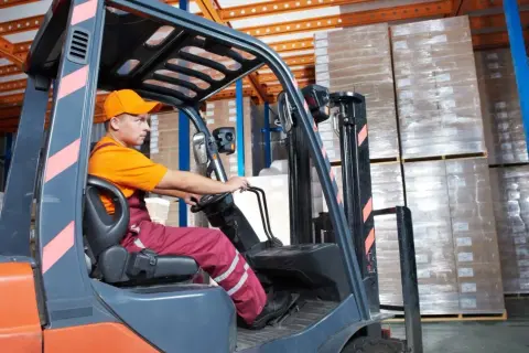 Operator koparki w Niemczech: Zarobki (2800-4500€) i jak je zwiększyć