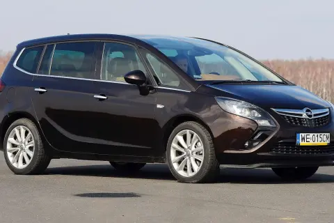 Opel Zafira C jaki silnik wybrać, aby uniknąć wysokich kosztów?