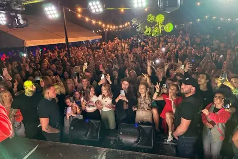 Ile trwa koncert Skolima? Poznaj czas trwania występów artysty