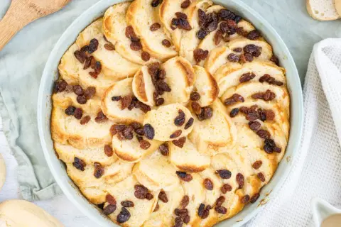 Brotpudding Rezept: Einfach, saftig & lecker aus altbackenem Brot