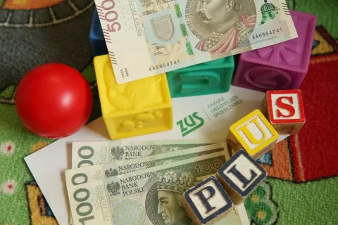 800 plus do 25 lat? Sprawdź, czy to prawda i co musisz wiedzieć!