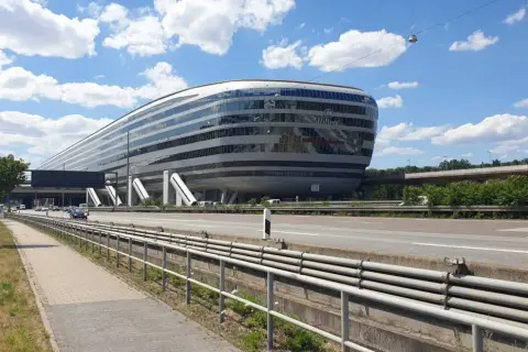 Frankfurt Flughafen Hotel: Stressfrei starten Ihr Guide 2024