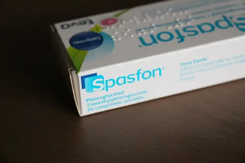 Boîte de Spasfon, un médicament pour la vessie hyperactive. 30 comprimés enrobés.