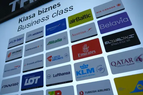 Ranking linii lotniczych w klasie biznes. Widoczne loga przewoźników: LOT, Emirates, KLM, Lufthansa, Qatar Airways i inne.