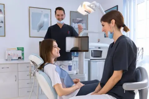 Czy można iść chorym do dentysty? Ważne informacje o ryzyku zdrowotnym