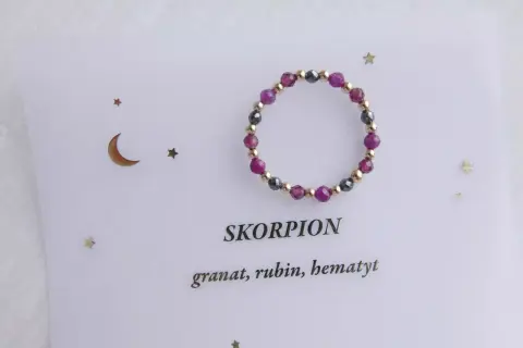 Pierścionek z granatu, rubinu i hematytu dla Skorpiona.