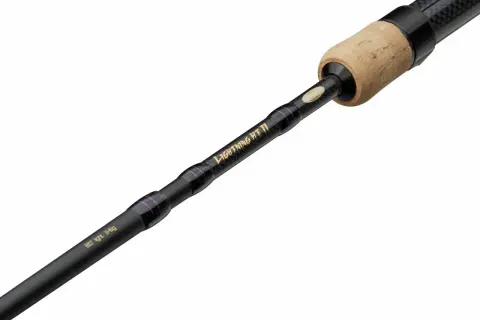 Wędka Berkley Lightning HT II z korkową rękojeścią i oznaczeniem 8'0" light 3-5g.