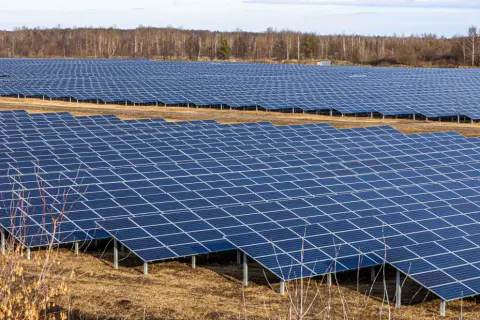 Jak sprzedać energię z fotowoltaiki i uniknąć zbędnych kosztów