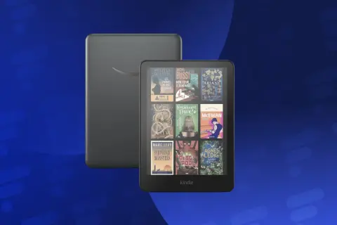 Un Kindle reconditionné affiche une sélection de livres, prêt à vous emporter dans de nouvelles aventures littéraires.