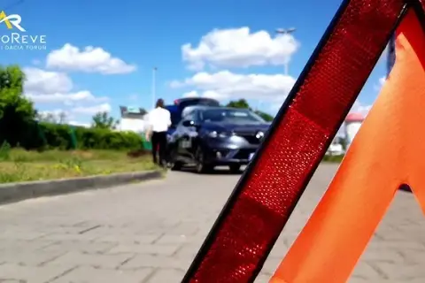 Opel Combo: Jak wyjąć koło zapasowe? Instrukcja krok po kroku